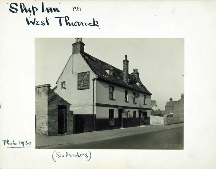 Framed Print : Photograph of Ship Inn, West Thurrock, Essex Framed Print : Photograph of Ship Inn, West Thurrock, Essex