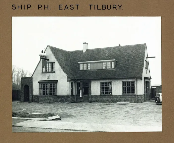 Framed Print : Photograph of Ship PH, Tilbury (New), Essex Framed Print : Photograph of Ship PH, Tilbury (New), Essex