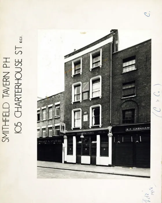 Framed Print : Photograph of Smithfield Tavern, Smithfield Market, London Framed Print : Photograph of Smithfield Tavern, Smithfield Market, London