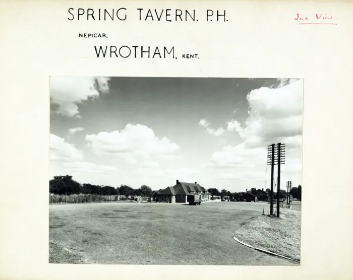 Framed Print : Photograph of Spring Tavern, Wrotham, Kent Framed Print : Photograph of Spring Tavern, Wrotham, Kent