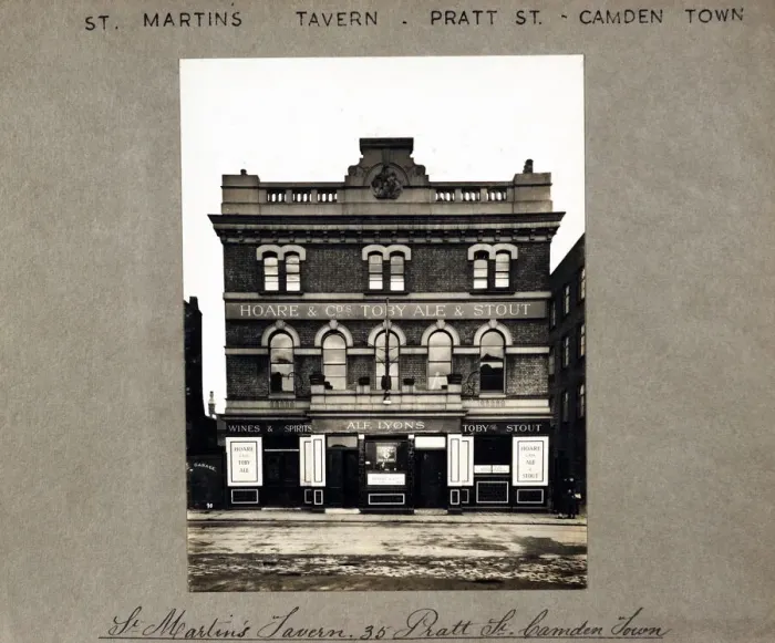 Framed Print : Photograph of St Martins Tavern, Camden Town, London Framed Print : Photograph of St Martins Tavern, Camden Town, London