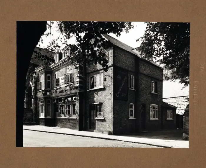 Framed Print : Photograph of Stag PH, Enfield, Greater London Framed Print : Photograph of Stag PH, Enfield, Greater London