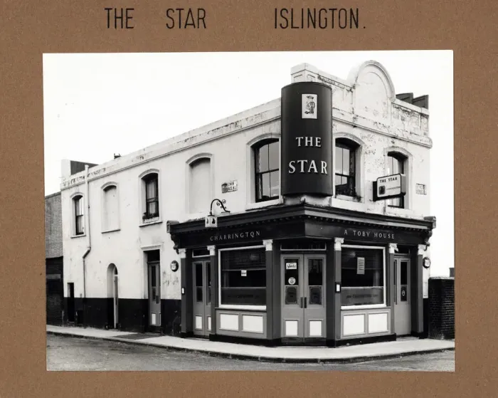 Framed Print : Photograph of Star PH, Islington, London Framed Print : Photograph of Star PH, Islington, London