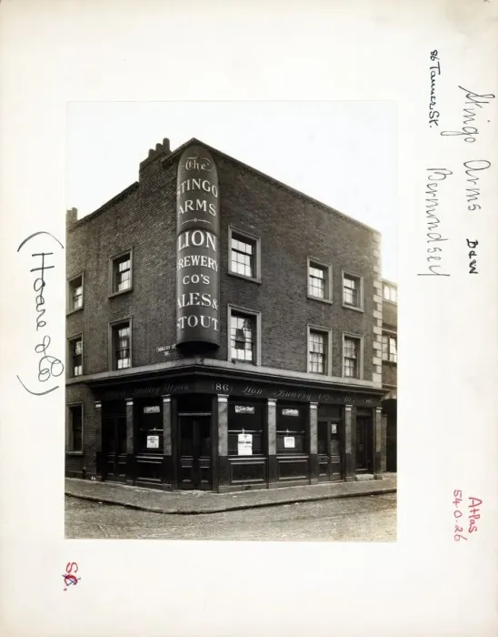 Framed Print : Photograph of Stingo Arms, Bermondsey, London Framed Print : Photograph of Stingo Arms, Bermondsey, London