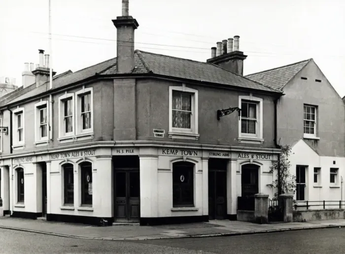 Framed Print : Photograph of Stirling Arms, Hove, Sussex Framed Print : Photograph of Stirling Arms, Hove, Sussex