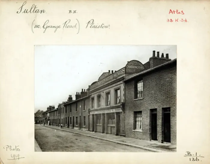 Framed Print : Photograph of Sultan PH, Plaistow, London Framed Print : Photograph of Sultan PH, Plaistow, London