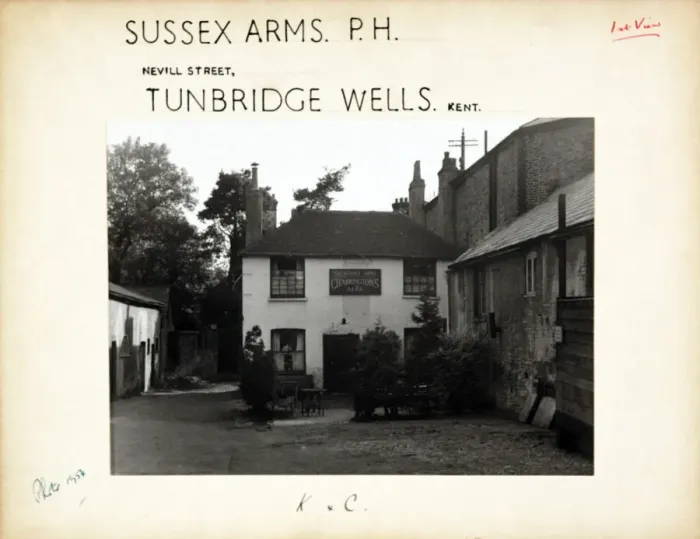 Framed Print : Photograph of Sussex Arms, Tunbridge Wells, Kent Framed Print : Photograph of Sussex Arms, Tunbridge Wells, Kent