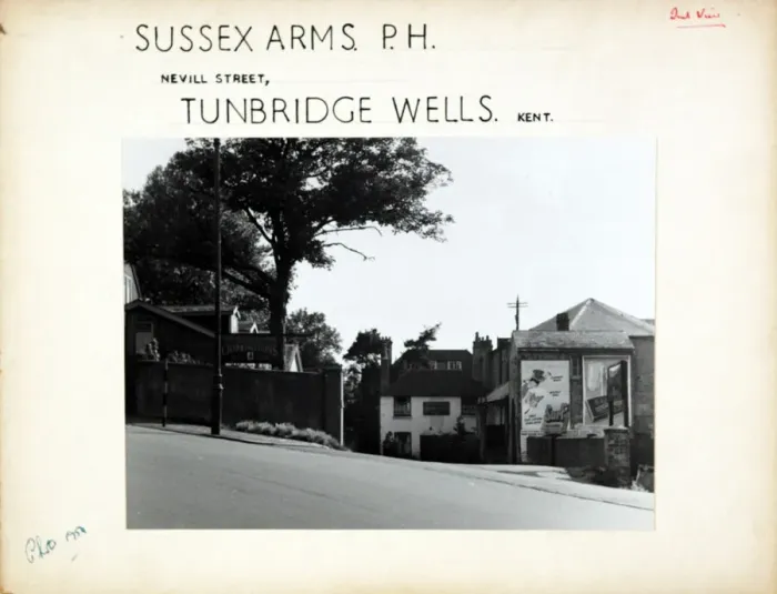 Framed Print : Photograph of Sussex Arms, Tunbridge Wells, Kent Framed Print : Photograph of Sussex Arms, Tunbridge Wells, Kent