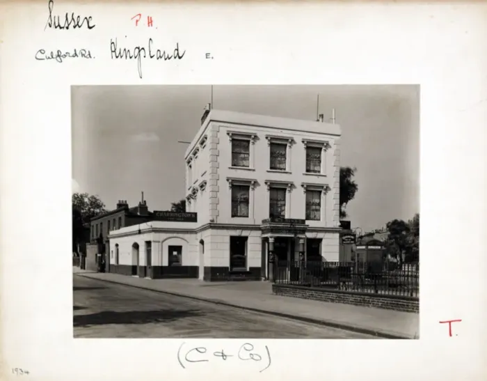 Framed Print : Photograph of Sussex PH, Kingsland, London Framed Print : Photograph of Sussex PH, Kingsland, London