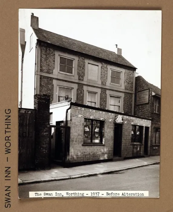 Framed Print : Photograph of Swan Inn, Worthing, Sussex Framed Print : Photograph of Swan Inn, Worthing, Sussex