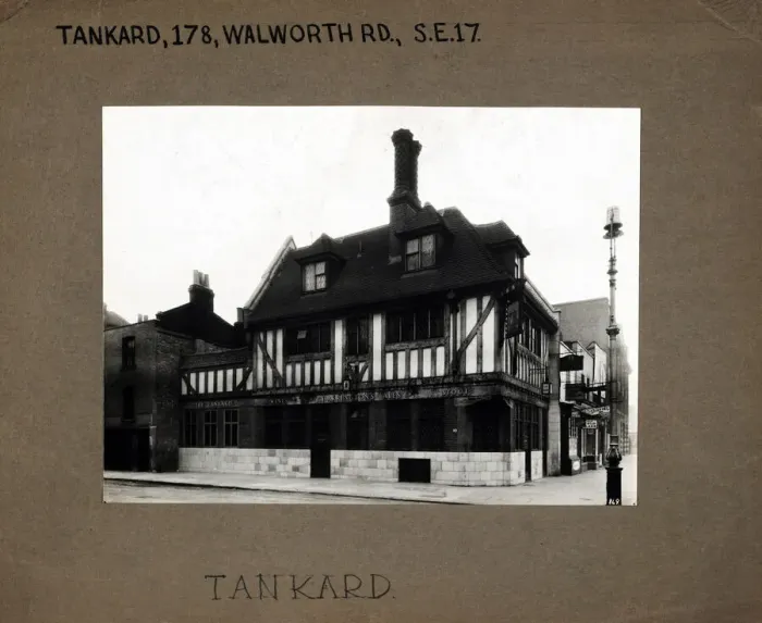 Framed Print : Photograph of Tankard PH, Walworth, London Framed Print : Photograph of Tankard PH, Walworth, London