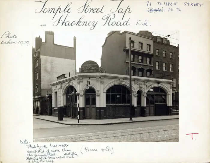 Framed Print : Photograph of Temple Street Tap PH, Hackney, London Framed Print : Photograph of Temple Street Tap PH, Hackney, London