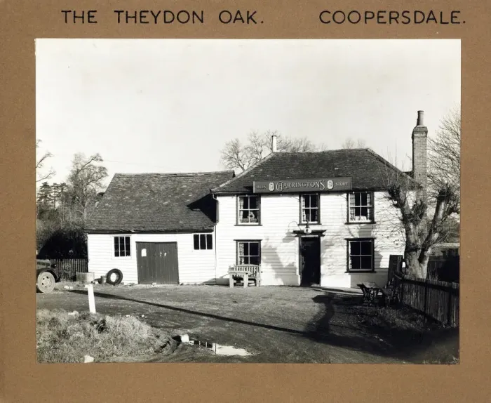 Framed Print : Photograph of Theydon Oak PH, Epping, Essex Framed Print : Photograph of Theydon Oak PH, Epping, Essex