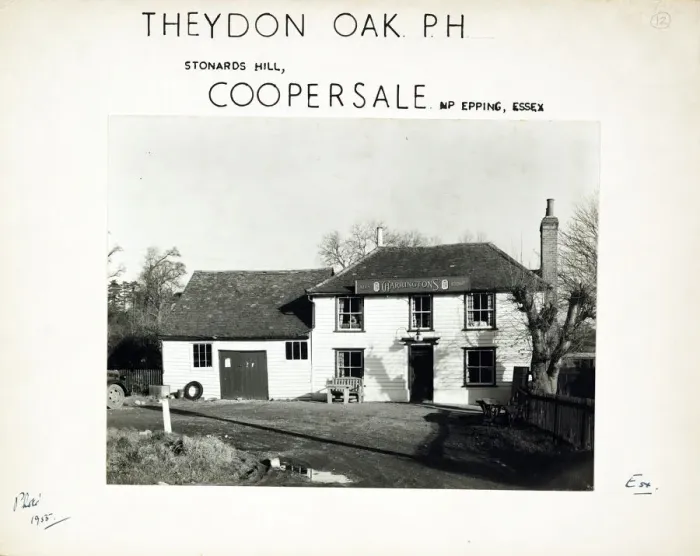 Framed Print : Photograph of Theydon Oak PH, Epping, Essex Framed Print : Photograph of Theydon Oak PH, Epping, Essex