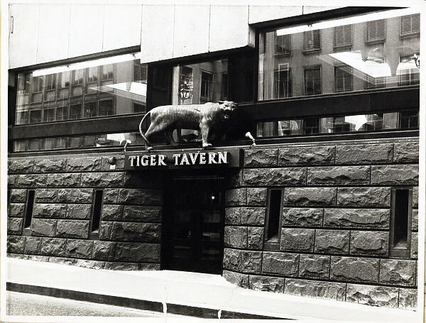 Photograph of Tiger Tavern, Tower Hill (New), London