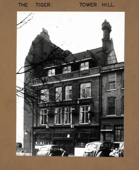Framed Print : Photograph of Tiger Tavern, Tower Hill (Old), London Framed Print : Photograph of Tiger Tavern, Tower Hill (Old), London