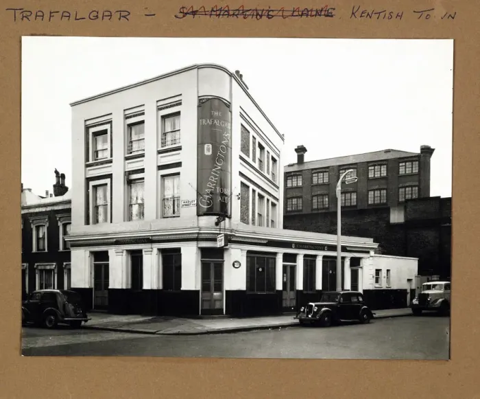 Framed Print : Photograph of Trafalgar PH, Kentish Town, London Framed Print : Photograph of Trafalgar PH, Kentish Town, London