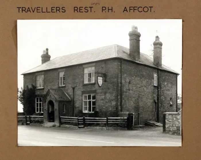 Framed Print : Photograph of Travellers Rest Inn, Affcot, Shropshire Framed Print : Photograph of Travellers Rest Inn, Affcot, Shropshire