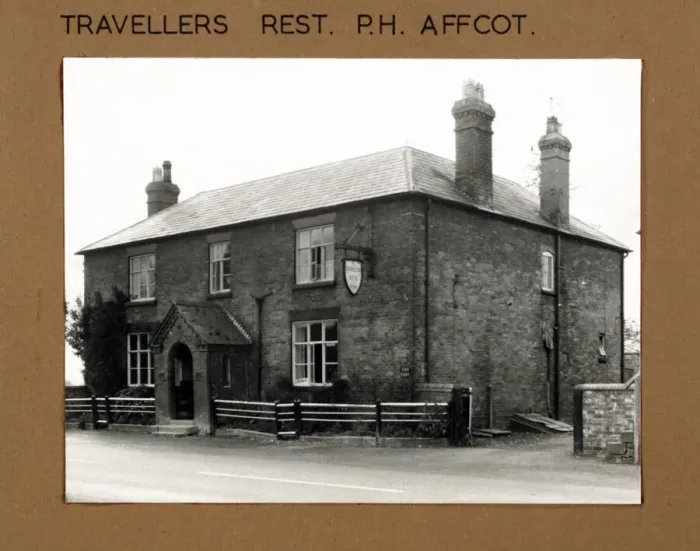Framed Print : Photograph of Travellers Rest Inn, Affcot, Shropshire Framed Print : Photograph of Travellers Rest Inn, Affcot, Shropshire