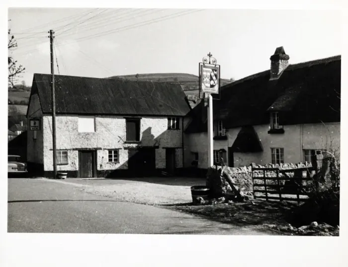 Framed Print : Photograph of Tuckers Arms, Axminster, Somerset Framed Print : Photograph of Tuckers Arms, Axminster, Somerset