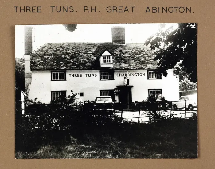 Framed Print : Photograph of Three Tuns PH, Great Abington, Cambridgeshire Framed Print : Photograph of Three Tuns PH, Great Abington, Cambridgeshire