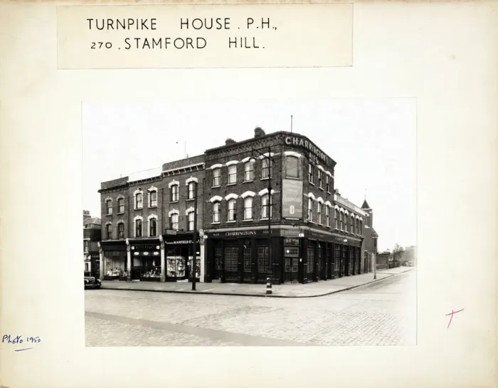 Framed Print : Photograph of Turnpike House PH, Stamford Hill, London Framed Print : Photograph of Turnpike House PH, Stamford Hill, London