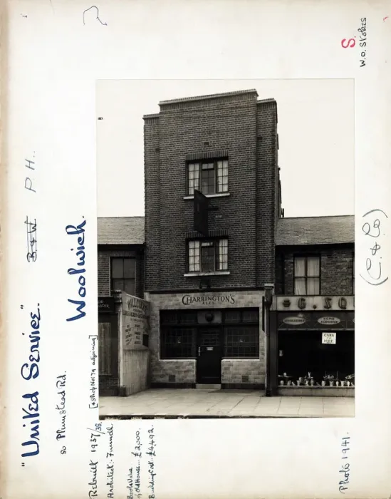 Framed Print : Photograph of United Service PH, Woolwich, London Framed Print : Photograph of United Service PH, Woolwich, London