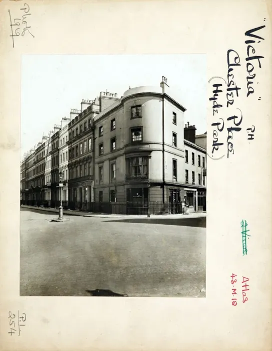 Framed Print : Photograph of Victoria PH, Paddington, London Framed Print : Photograph of Victoria PH, Paddington, London