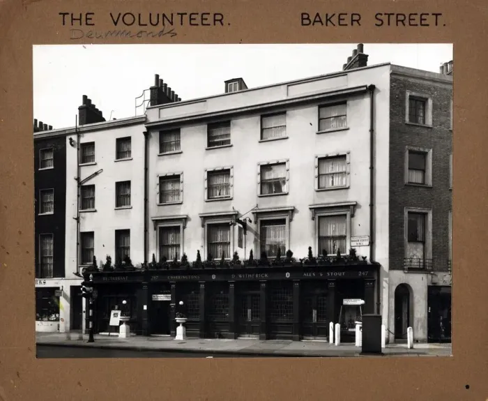 Framed Print : Photograph of Volunteer PH, Baker Street, London Framed Print : Photograph of Volunteer PH, Baker Street, London
