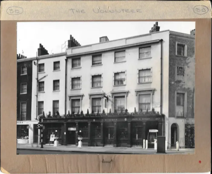 Framed Print : Photograph of Volunteer PH, Baker Street, London Framed Print : Photograph of Volunteer PH, Baker Street, London