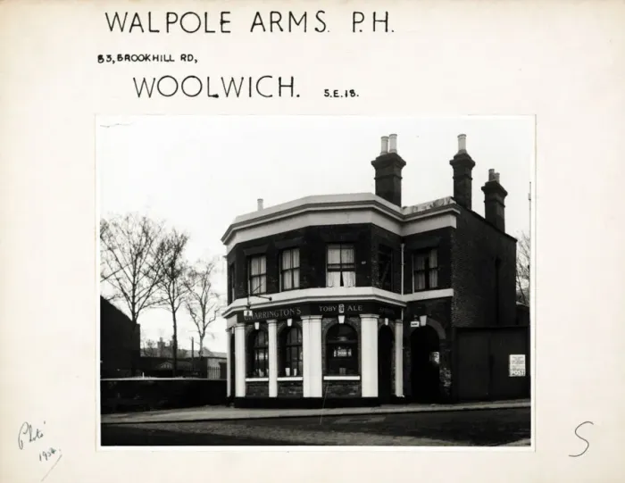 Framed Print : Photograph of Walpole Arms, Woolwich, London Framed Print : Photograph of Walpole Arms, Woolwich, London