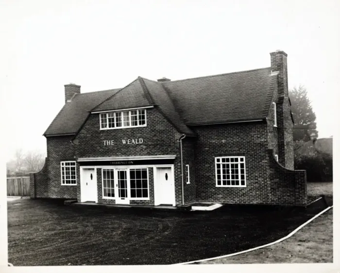 Framed Print : Photograph of Weald PH, Burgess Hill, Sussex Framed Print : Photograph of Weald PH, Burgess Hill, Sussex