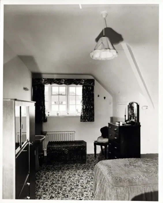 Framed Print : Photograph of Weald PH, Burgess Hill, Sussex Framed Print : Photograph of Weald PH, Burgess Hill, Sussex