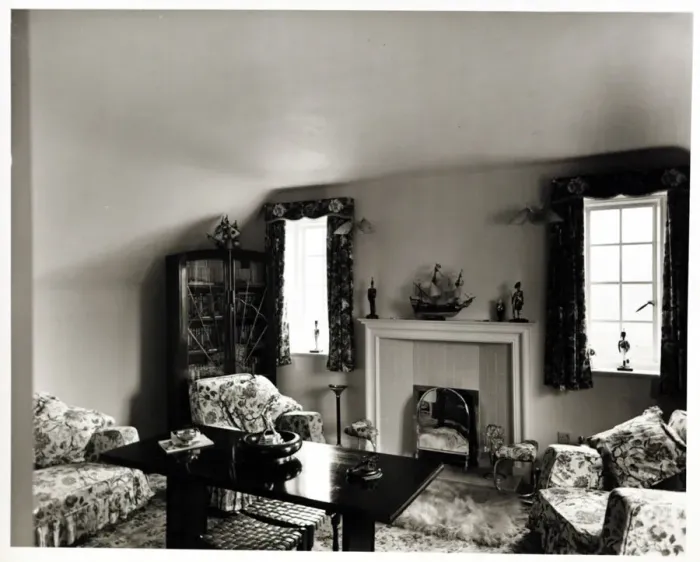 Framed Print : Photograph of Weald PH, Burgess Hill, Sussex Framed Print : Photograph of Weald PH, Burgess Hill, Sussex