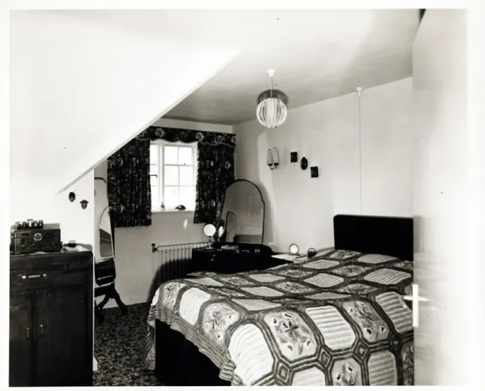 Framed Print : Photograph of Weald PH, Burgess Hill, Sussex Framed Print : Photograph of Weald PH, Burgess Hill, Sussex