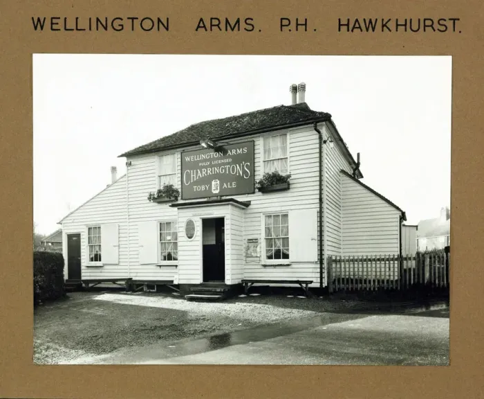 Framed Print : Photograph of Wellington Arms, Hawkhurst, Kent Framed Print : Photograph of Wellington Arms, Hawkhurst, Kent