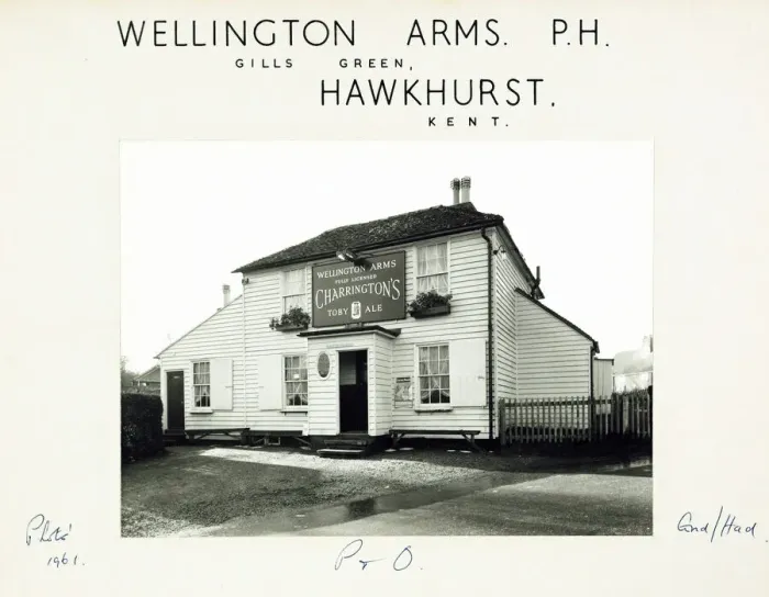 Framed Print : Photograph of Wellington Arms, Hawkhurst, Kent Framed Print : Photograph of Wellington Arms, Hawkhurst, Kent