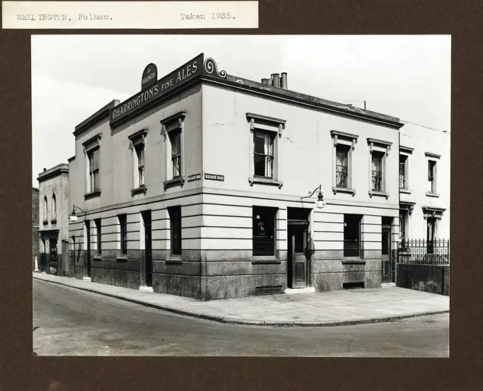 Framed Print : Photograph of Wellington PH, Fulham, London Framed Print : Photograph of Wellington PH, Fulham, London