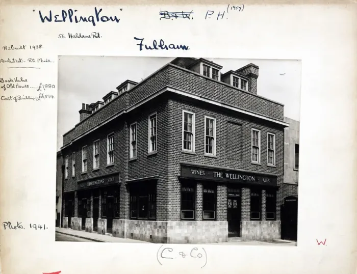Framed Print : Photograph of Wellington PH, Fulham, London Framed Print : Photograph of Wellington PH, Fulham, London