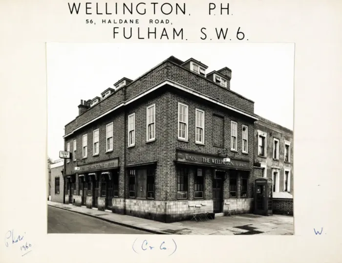 Framed Print : Photograph of Wellington PH, Fulham, London Framed Print : Photograph of Wellington PH, Fulham, London