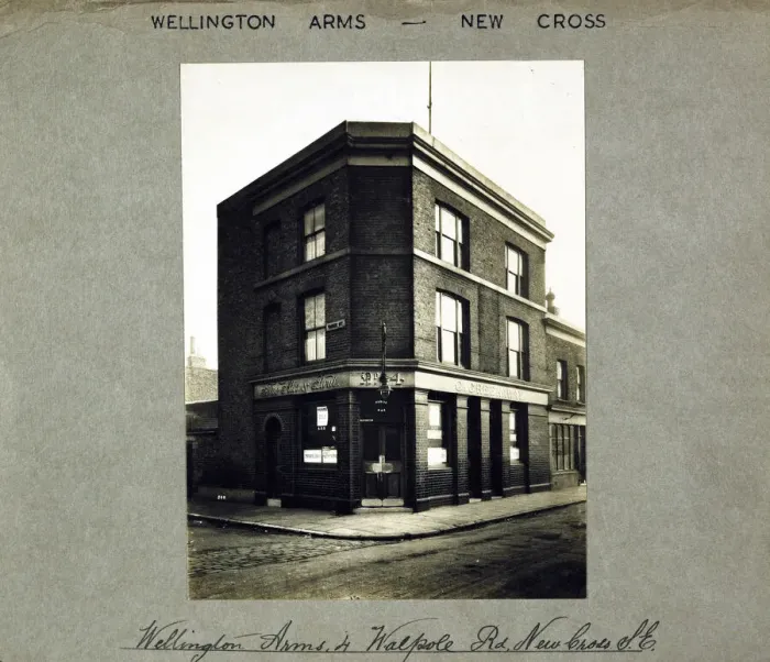 Framed Print : Photograph of Wellington PH, New Cross, London Framed Print : Photograph of Wellington PH, New Cross, London