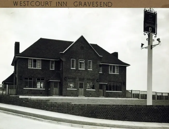 Framed Print : Photograph of Westcourt Inn, Gravesend, Kent Framed Print : Photograph of Westcourt Inn, Gravesend, Kent