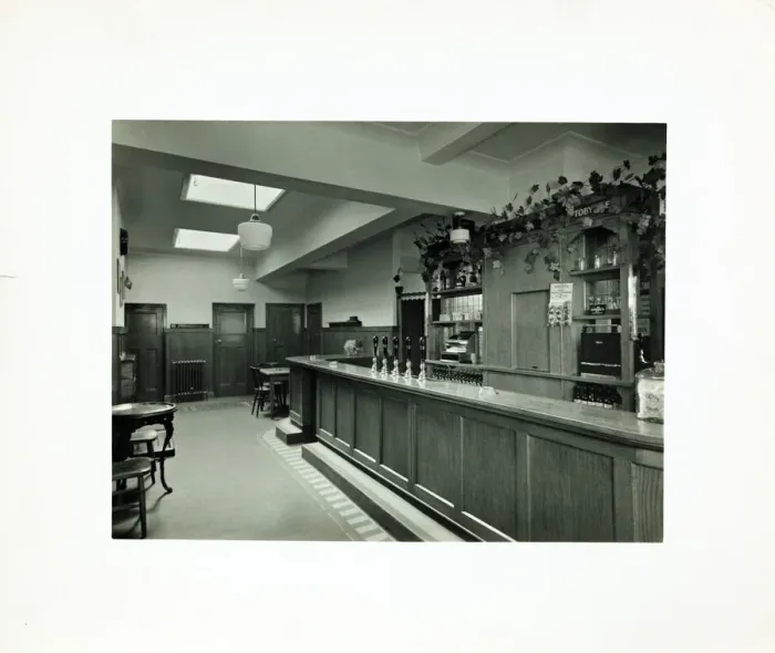 Framed Print : Photograph of Wheatsheaf PH, Hammersmith, London Framed Print : Photograph of Wheatsheaf PH, Hammersmith, London