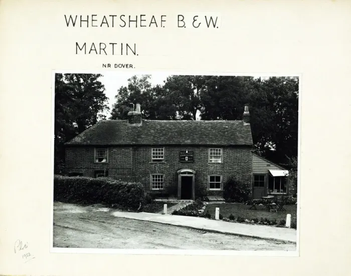 Framed Print : Photograph of Wheatsheaf PH, Martin, Kent Framed Print : Photograph of Wheatsheaf PH, Martin, Kent