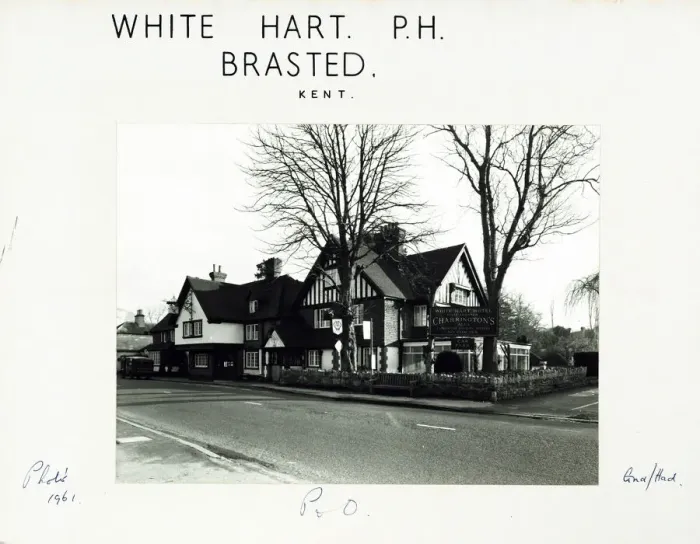 Framed Print : Photograph of White Hart Hotel, Brasted, Kent Framed Print : Photograph of White Hart Hotel, Brasted, Kent