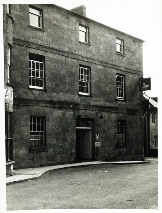 Framed Print : Photograph of White Hart Hotel, Martock, Somerset Framed Print : Photograph of White Hart Hotel, Martock, Somerset