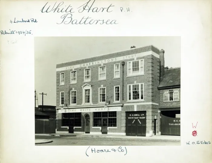 Framed Print : Photograph of White Hart PH, Battersea, London Framed Print : Photograph of White Hart PH, Battersea, London