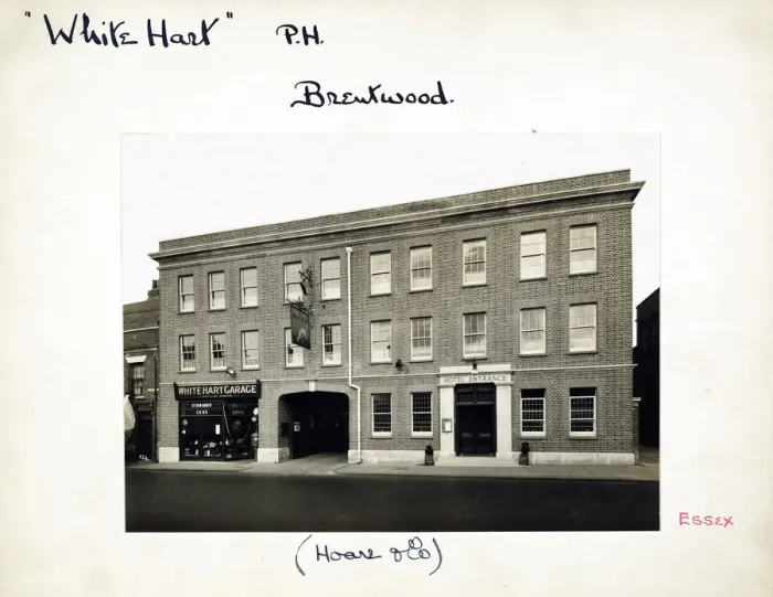 Framed Print : Photograph of White Hart PH, Brentwood, Essex Framed Print : Photograph of White Hart PH, Brentwood, Essex
