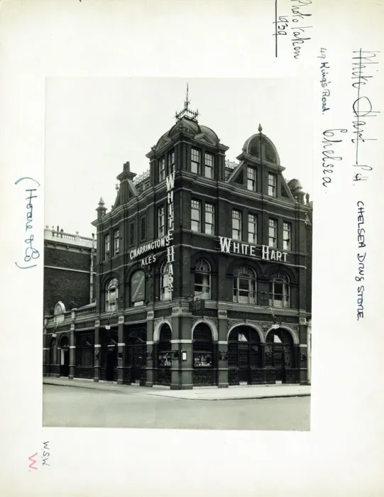Framed Print : Photograph of White Hart PH, Chelsea, London Framed Print : Photograph of White Hart PH, Chelsea, London