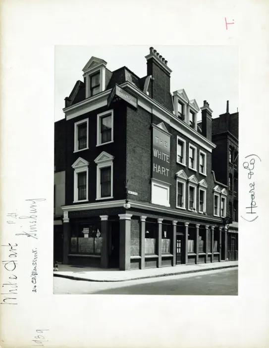 Framed Print : Photograph of White Hart PH, Finsbury, London Framed Print : Photograph of White Hart PH, Finsbury, London